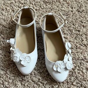 Janie and Jack White Floral Kids Shoes Size 10